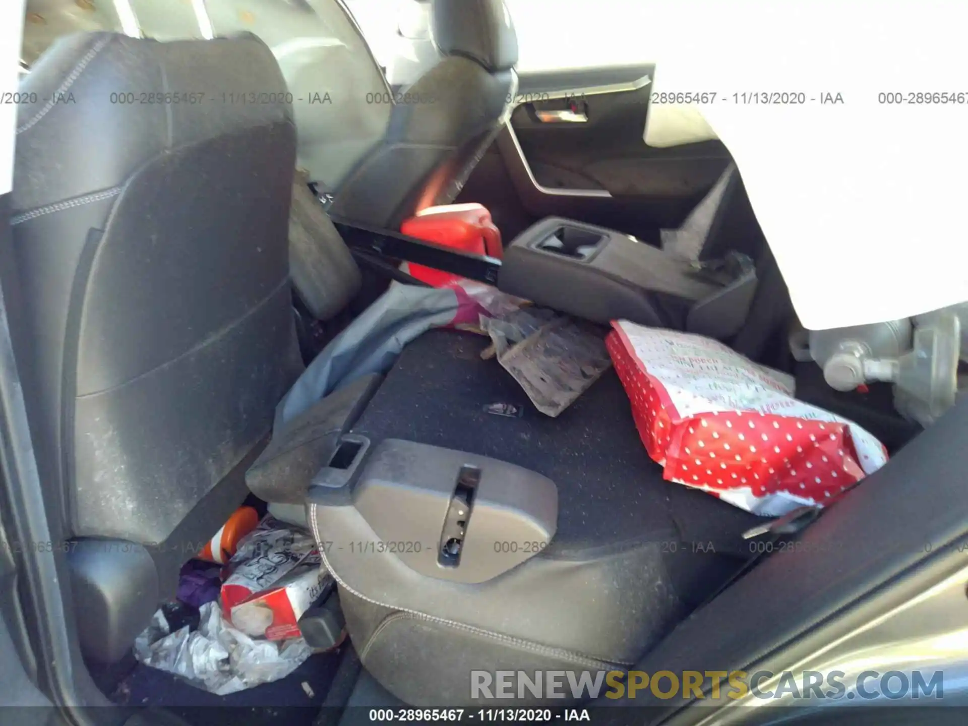 8 Photograph of a damaged car JTMC1RFV1KD514629 TOYOTA RAV4 2019