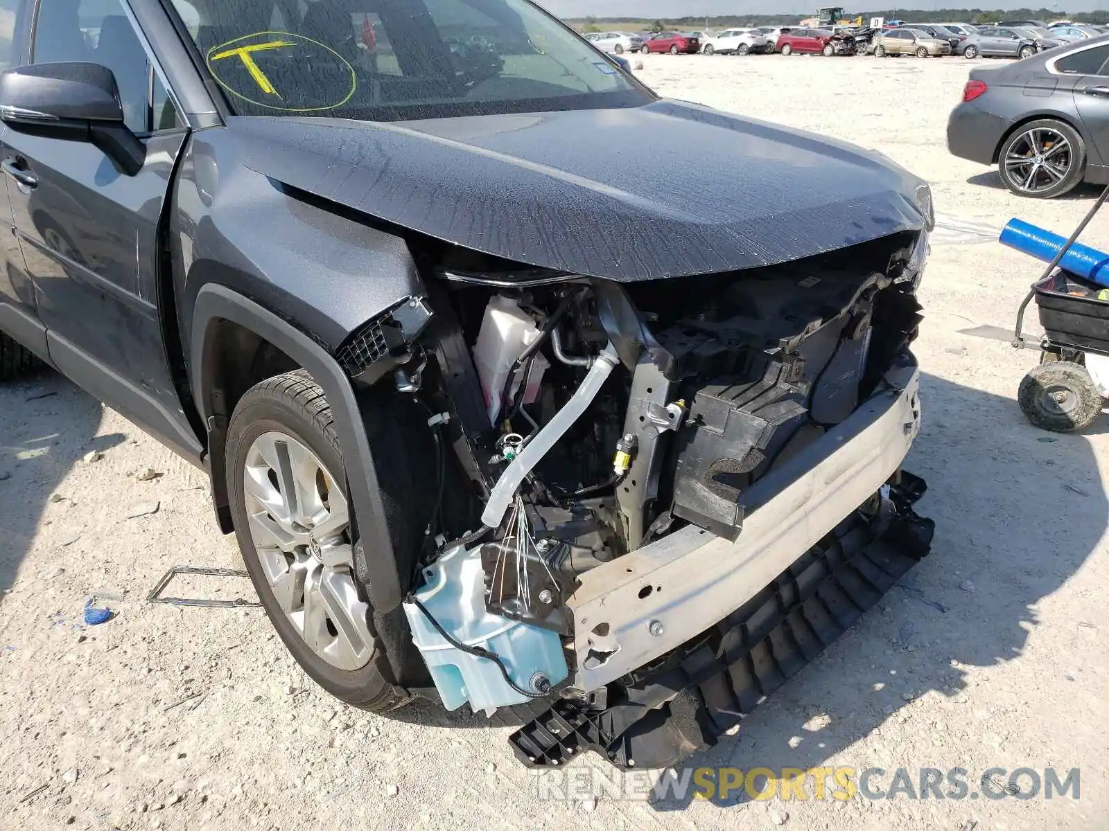 9 Photograph of a damaged car JTMC1RFV1KD516994 TOYOTA RAV4 2019