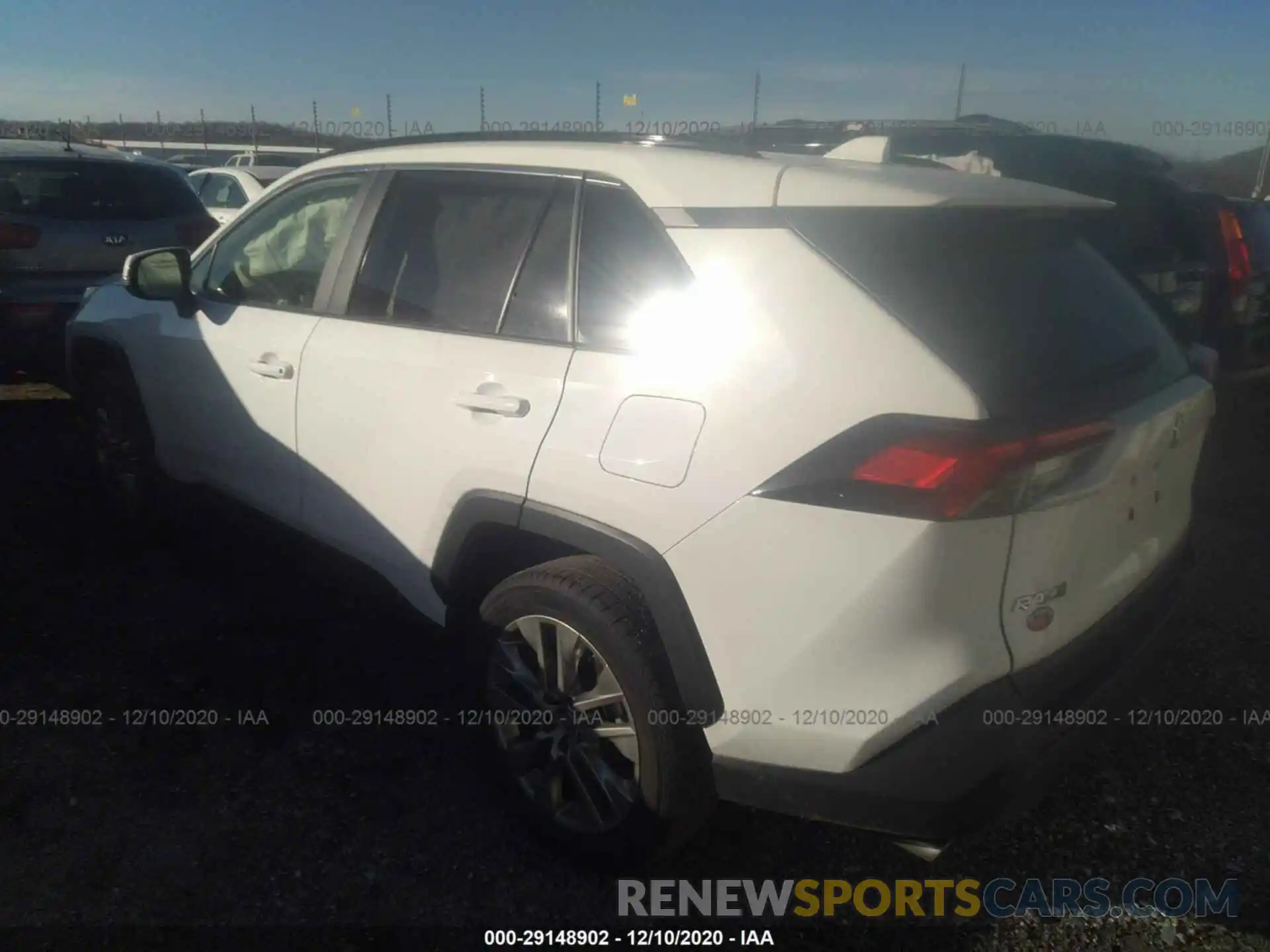 3 Photograph of a damaged car JTMC1RFV1KJ005416 TOYOTA RAV4 2019