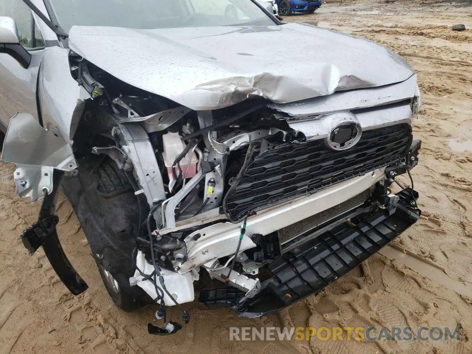 9 Photograph of a damaged car JTMC1RFV1KJ005769 TOYOTA RAV4 2019