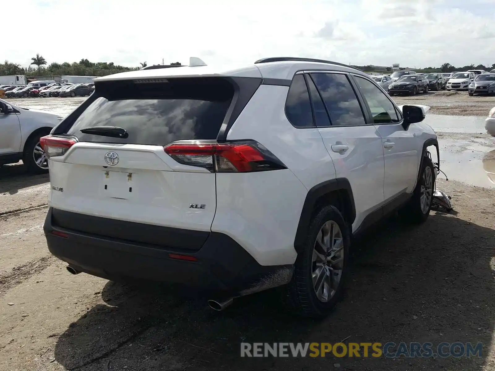 4 Photograph of a damaged car JTMC1RFV1KJ014651 TOYOTA RAV4 2019