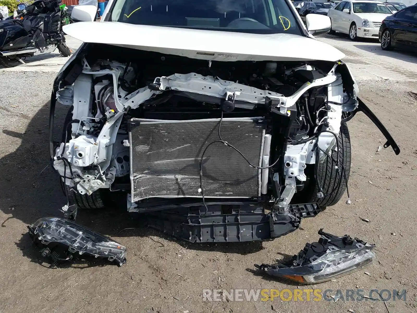 9 Photograph of a damaged car JTMC1RFV1KJ014651 TOYOTA RAV4 2019