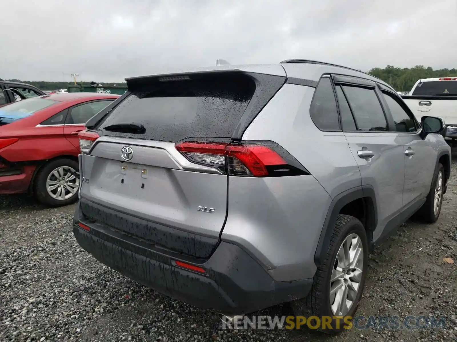 4 Photograph of a damaged car JTMC1RFV2KD032770 TOYOTA RAV4 2019