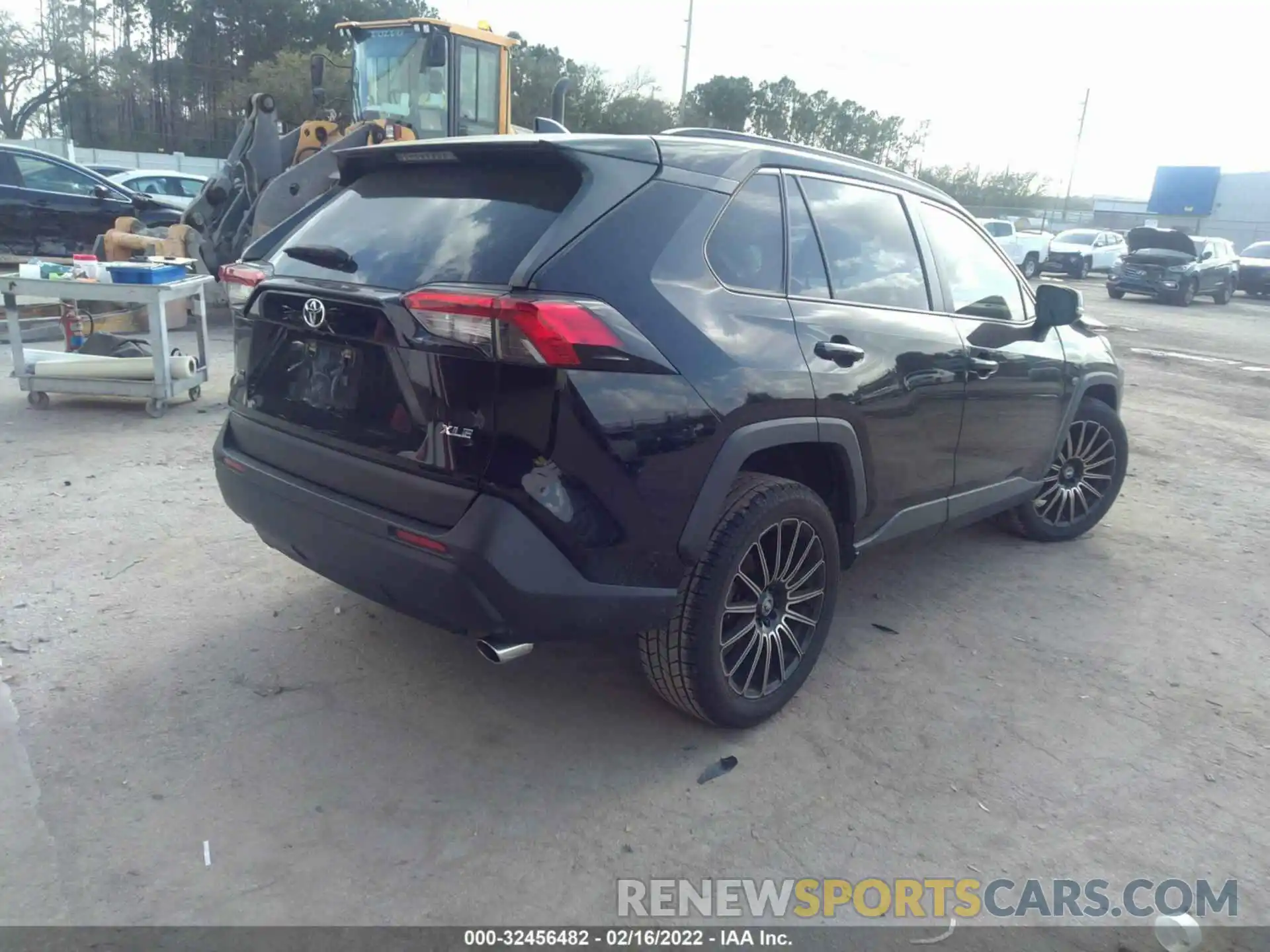 4 Photograph of a damaged car JTMC1RFV2KD500061 TOYOTA RAV4 2019