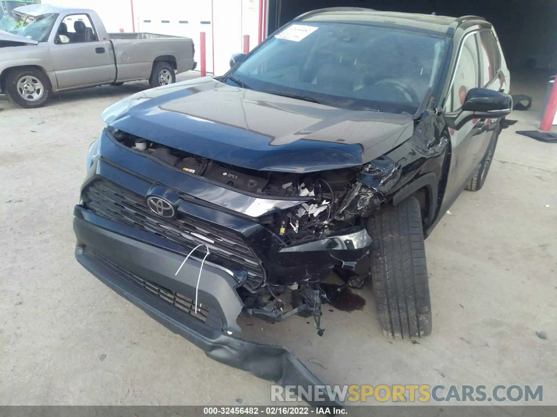 6 Photograph of a damaged car JTMC1RFV2KD500061 TOYOTA RAV4 2019