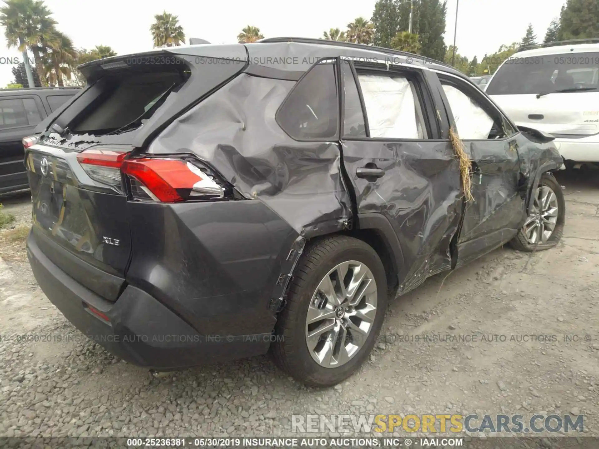 4 Photograph of a damaged car JTMC1RFV3KD003312 TOYOTA RAV4 2019