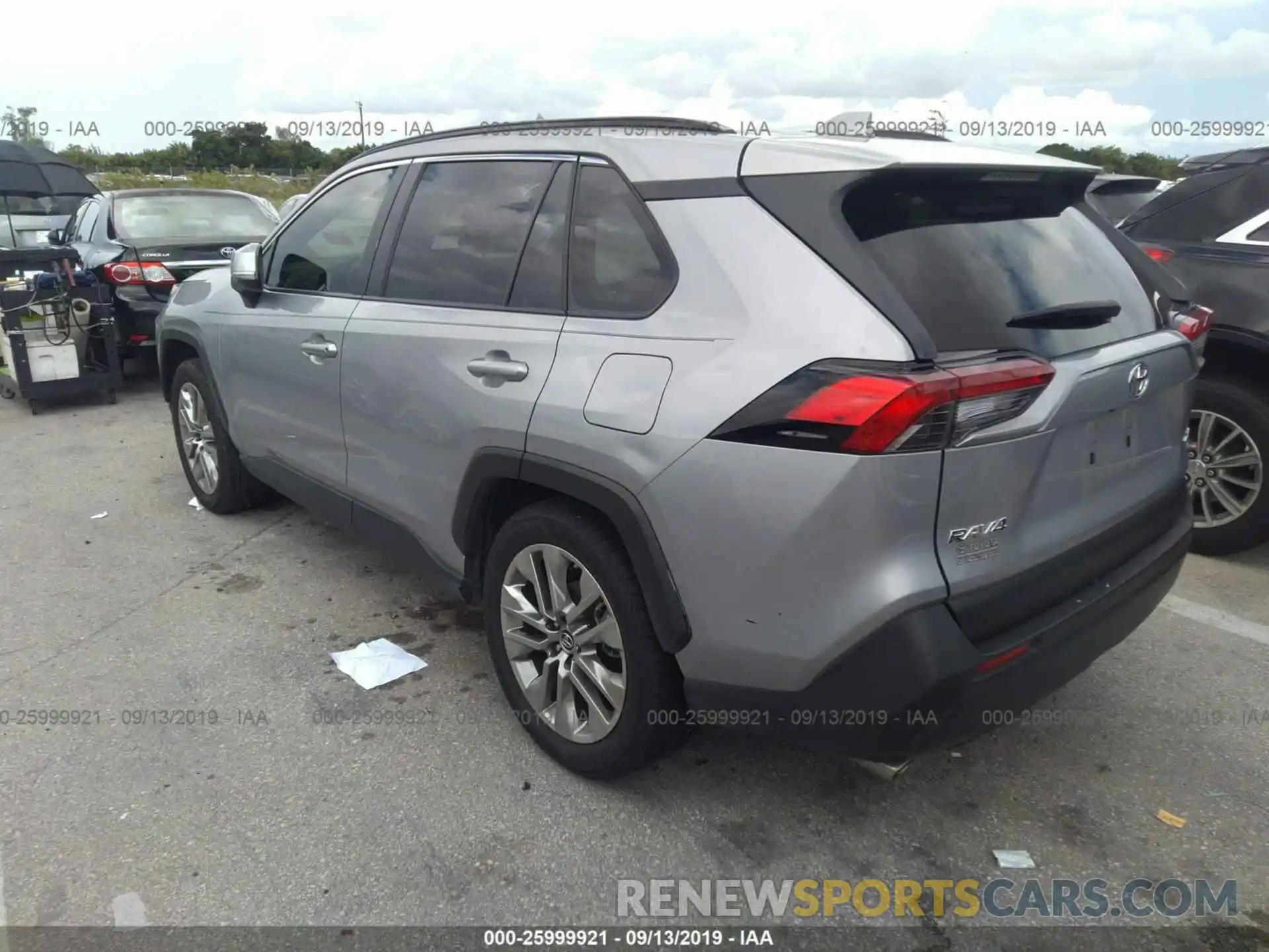 3 Photograph of a damaged car JTMC1RFV3KD008333 TOYOTA RAV4 2019