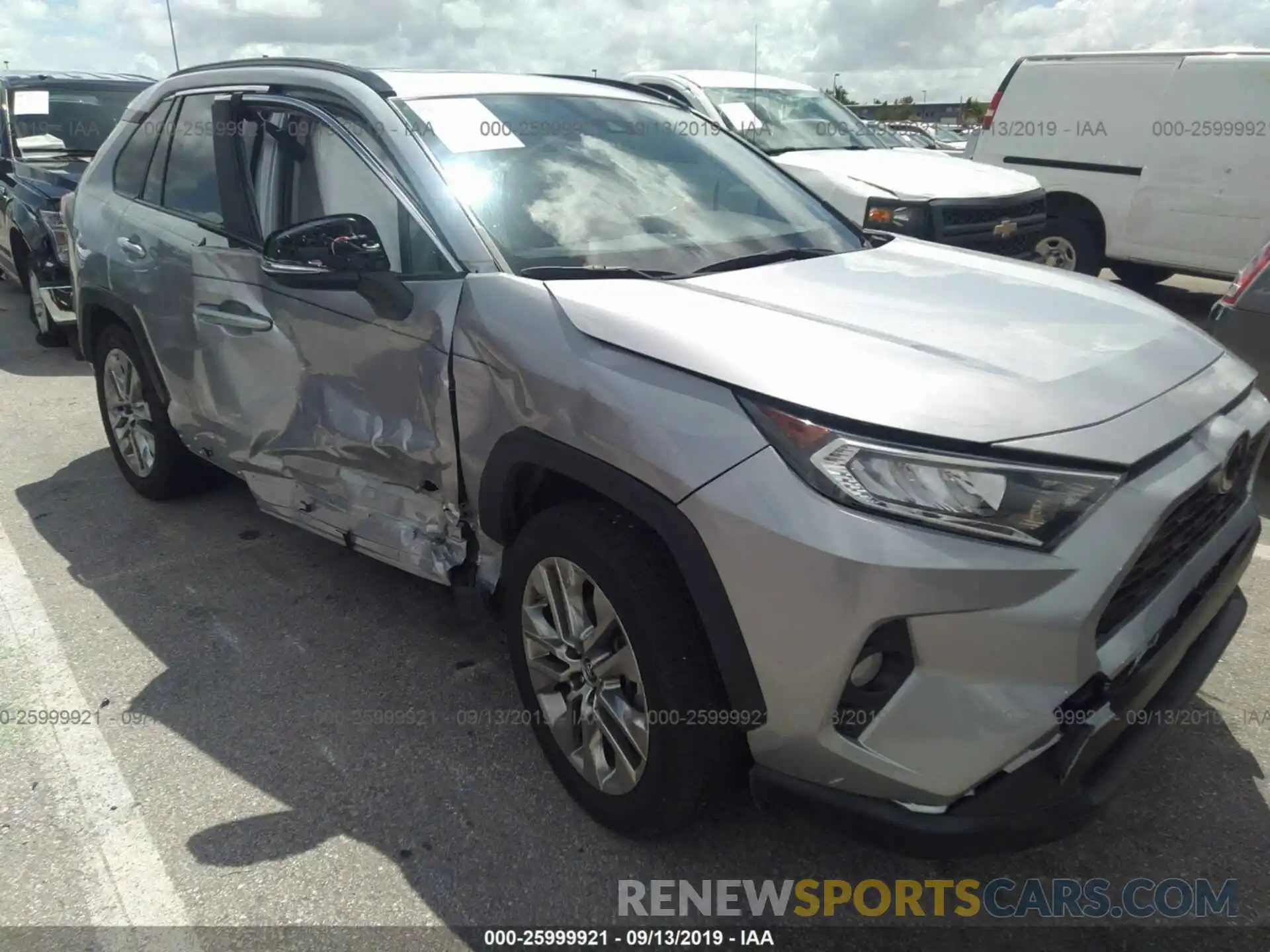 6 Photograph of a damaged car JTMC1RFV3KD008333 TOYOTA RAV4 2019