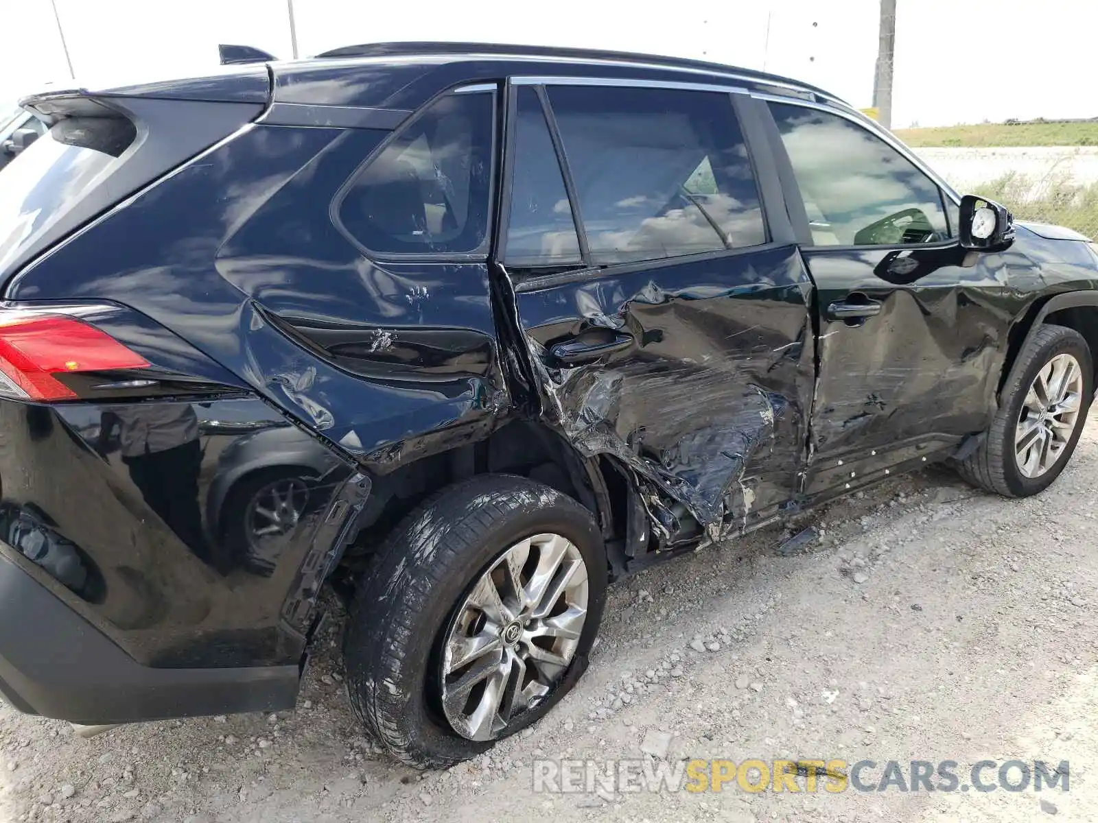 9 Photograph of a damaged car JTMC1RFV3KD012060 TOYOTA RAV4 2019