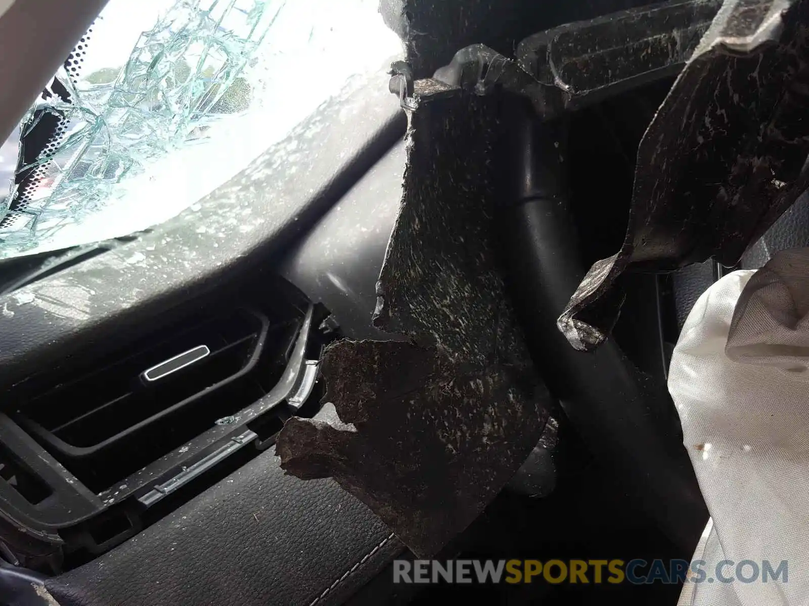 8 Photograph of a damaged car JTMC1RFV3KD012866 TOYOTA RAV4 2019