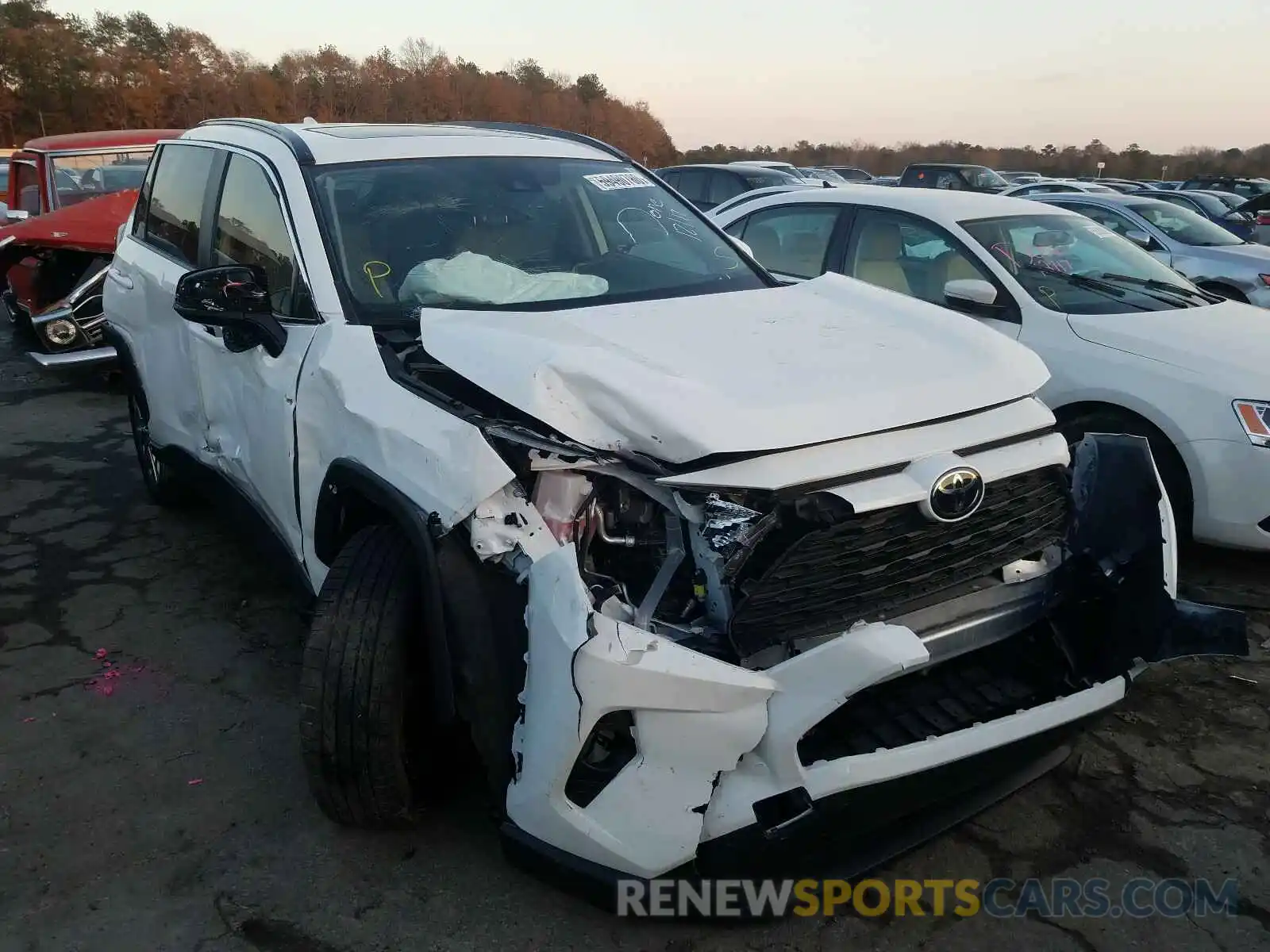 1 Photograph of a damaged car JTMC1RFV3KD013645 TOYOTA RAV4 2019