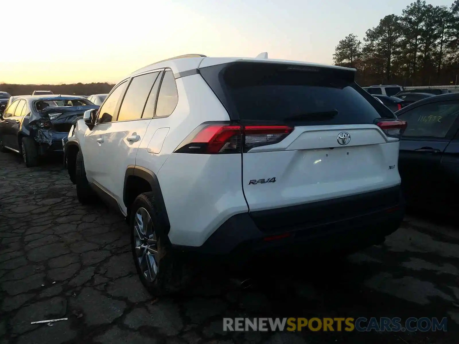 3 Photograph of a damaged car JTMC1RFV3KD013645 TOYOTA RAV4 2019