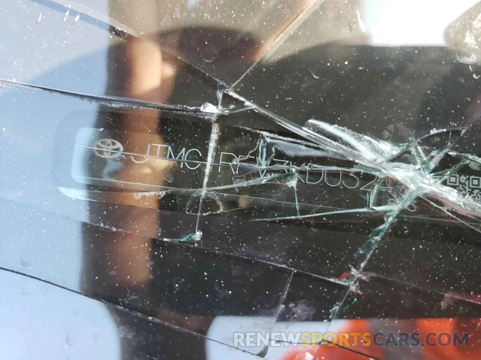 10 Photograph of a damaged car JTMC1RFV3KD032471 TOYOTA RAV4 2019