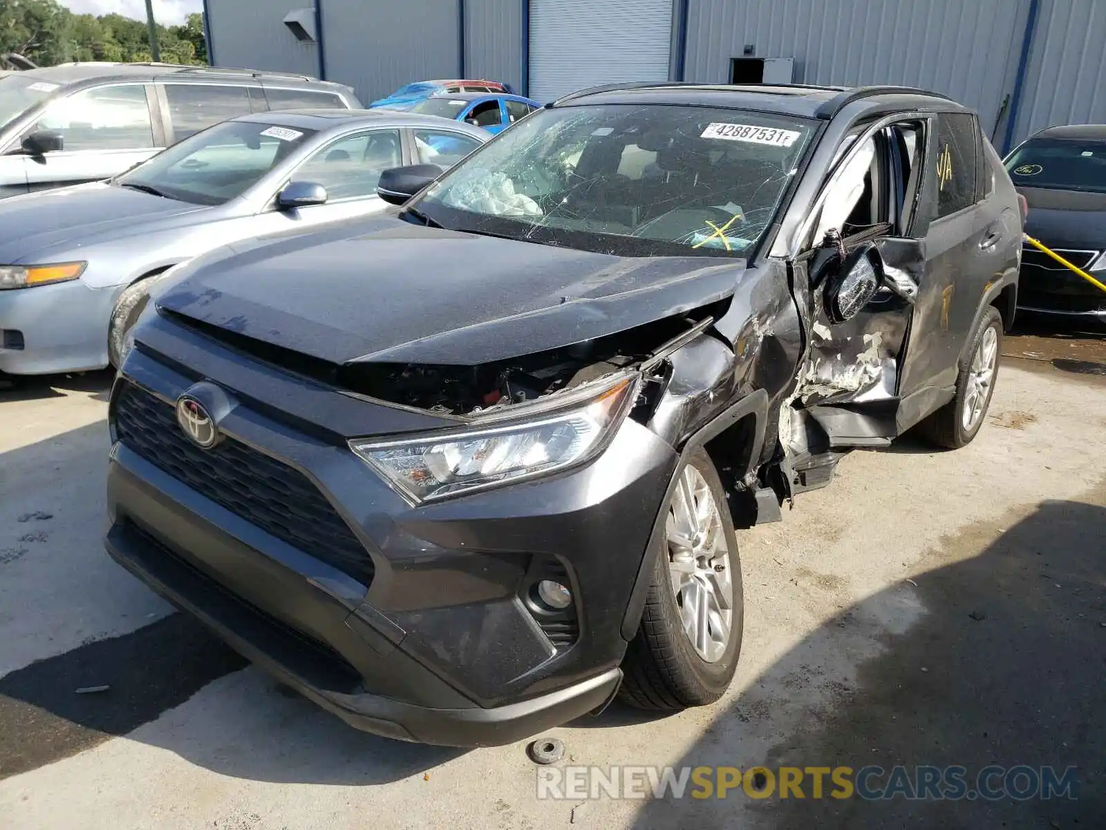 2 Photograph of a damaged car JTMC1RFV3KD032471 TOYOTA RAV4 2019