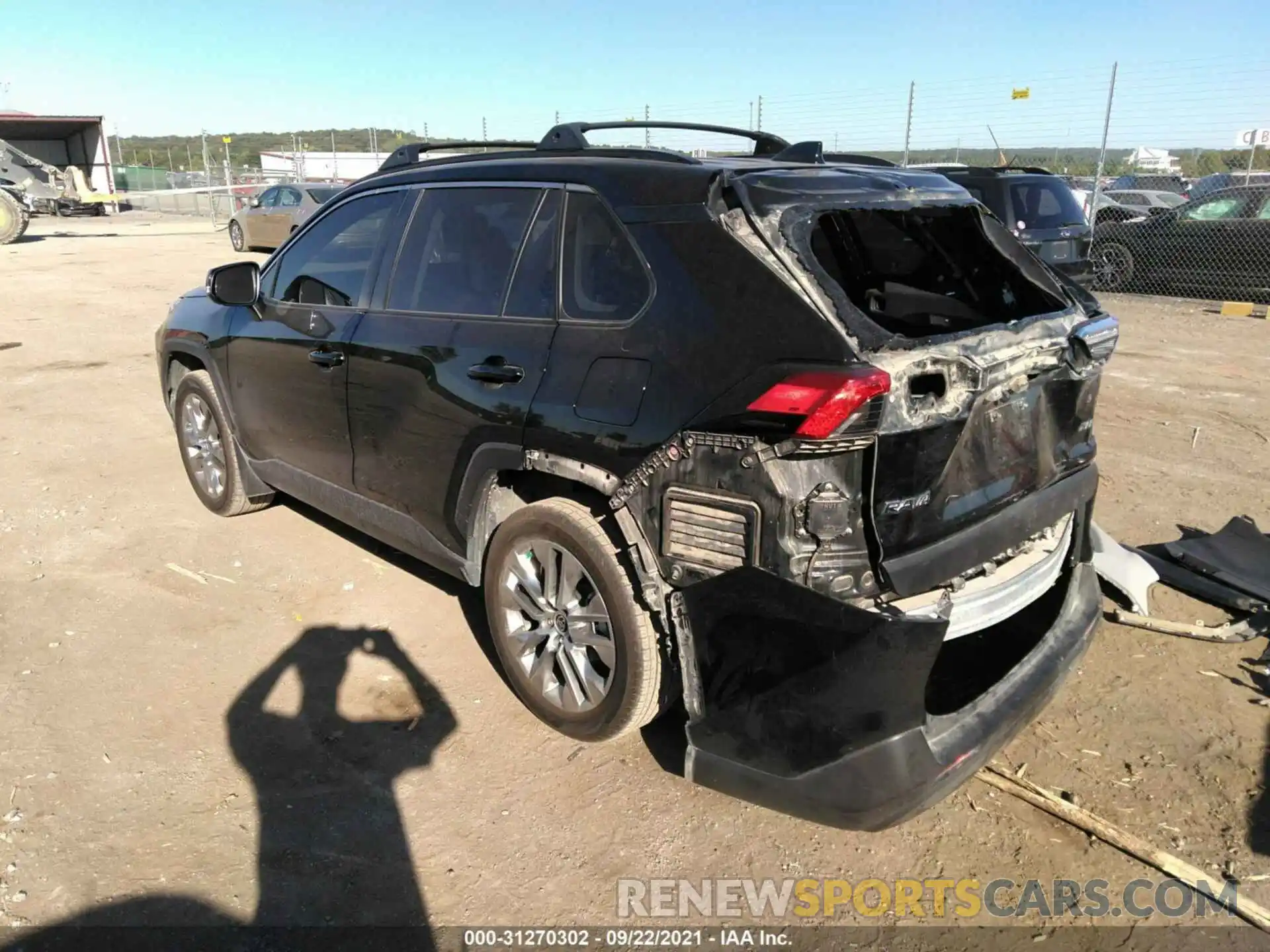 3 Фотография поврежденного автомобиля JTMC1RFV3KD039842 TOYOTA RAV4 2019