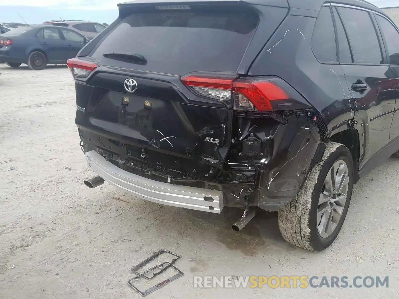 9 Photograph of a damaged car JTMC1RFV3KJ010195 TOYOTA RAV4 2019