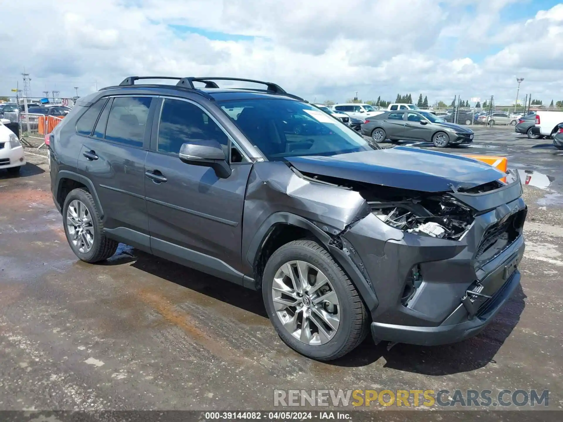 1 Photograph of a damaged car JTMC1RFV3KJ014229 TOYOTA RAV4 2019