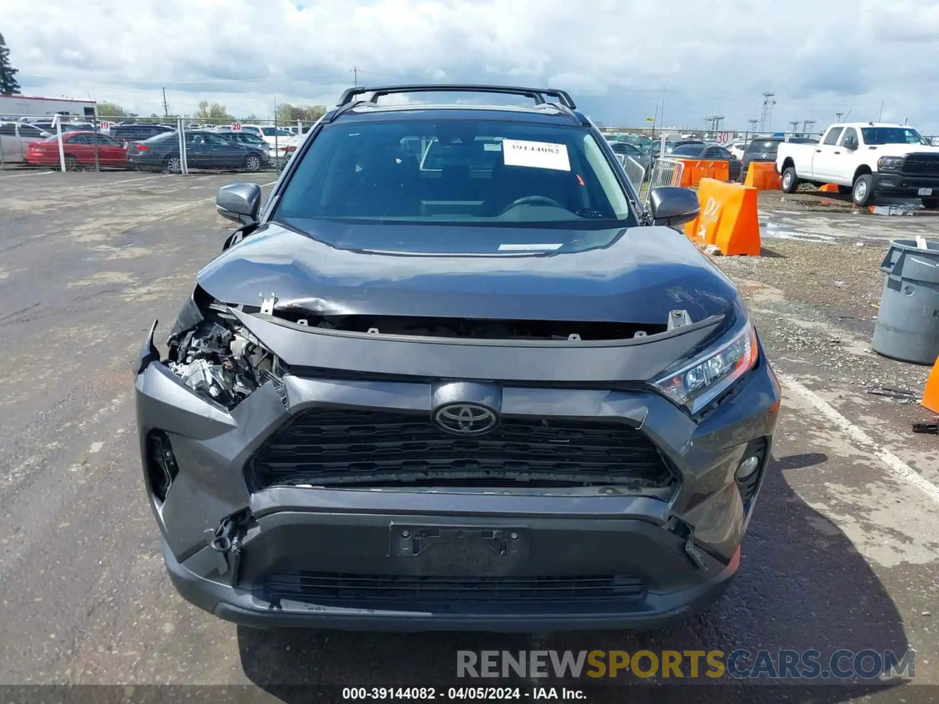 12 Photograph of a damaged car JTMC1RFV3KJ014229 TOYOTA RAV4 2019