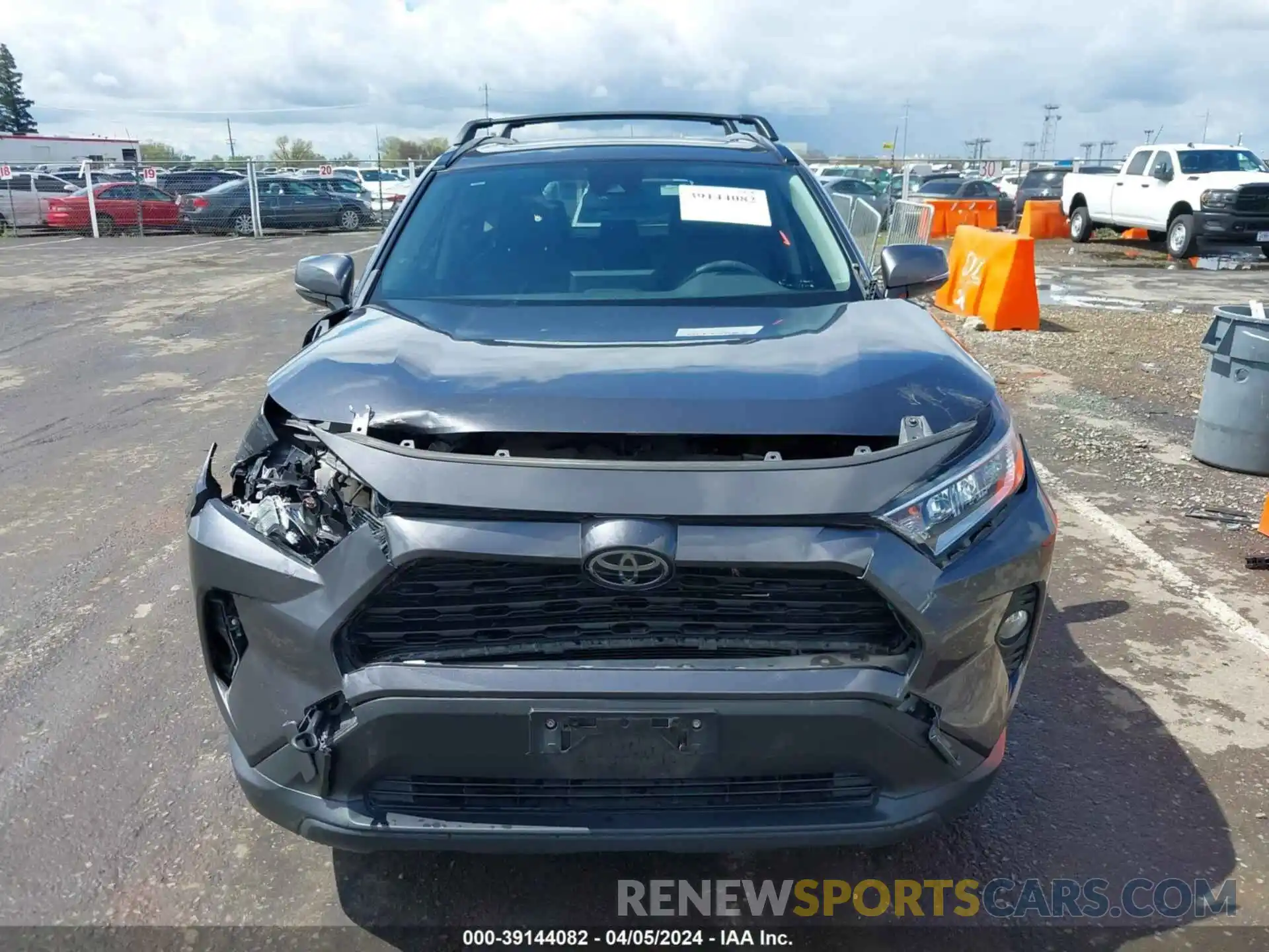 6 Photograph of a damaged car JTMC1RFV3KJ014229 TOYOTA RAV4 2019