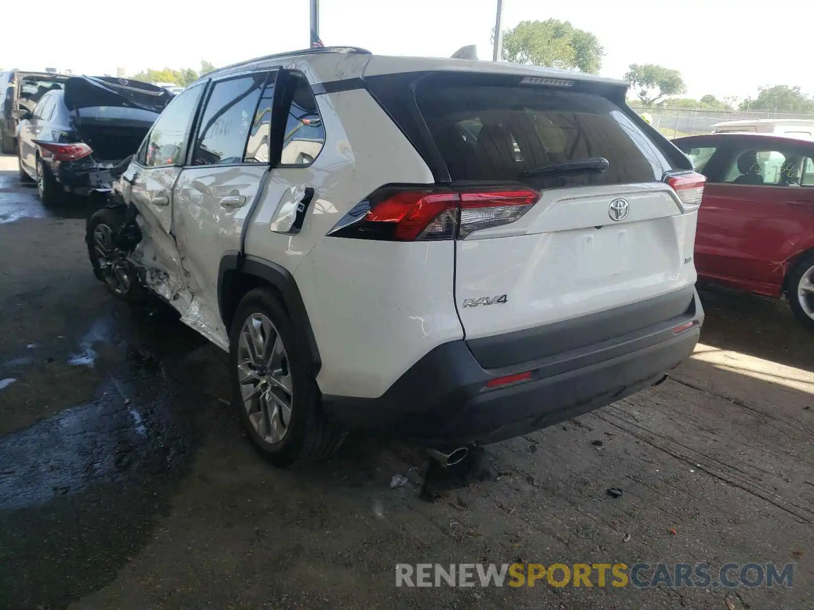 3 Photograph of a damaged car JTMC1RFV3KJ014571 TOYOTA RAV4 2019