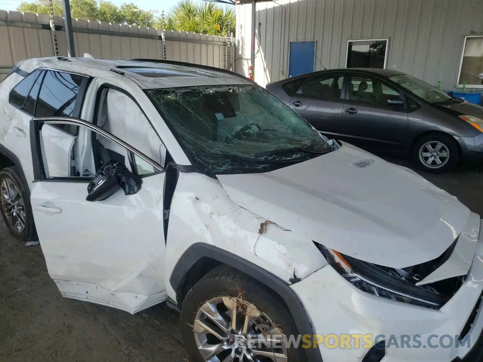 9 Photograph of a damaged car JTMC1RFV3KJ014571 TOYOTA RAV4 2019