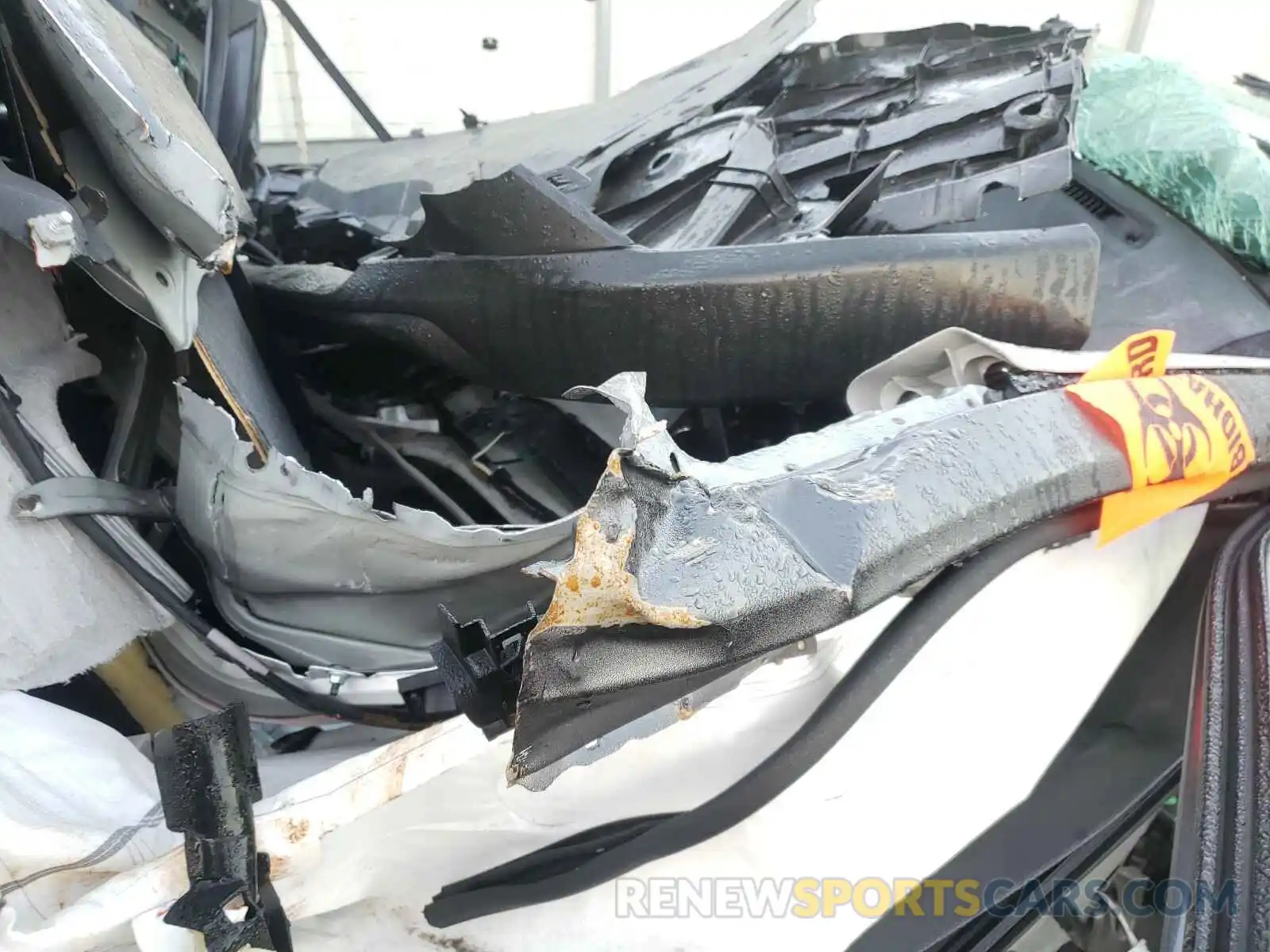 5 Photograph of a damaged car JTMC1RFV4KD018501 TOYOTA RAV4 2019