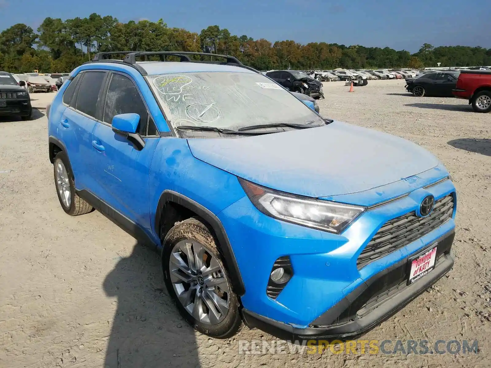 1 Photograph of a damaged car JTMC1RFV4KD031734 TOYOTA RAV4 2019