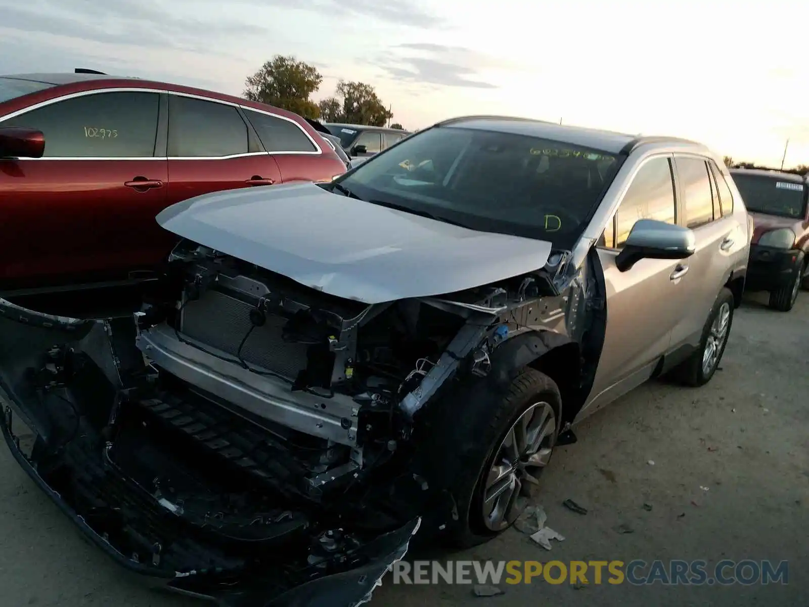 2 Photograph of a damaged car JTMC1RFV4KD033998 TOYOTA RAV4 2019