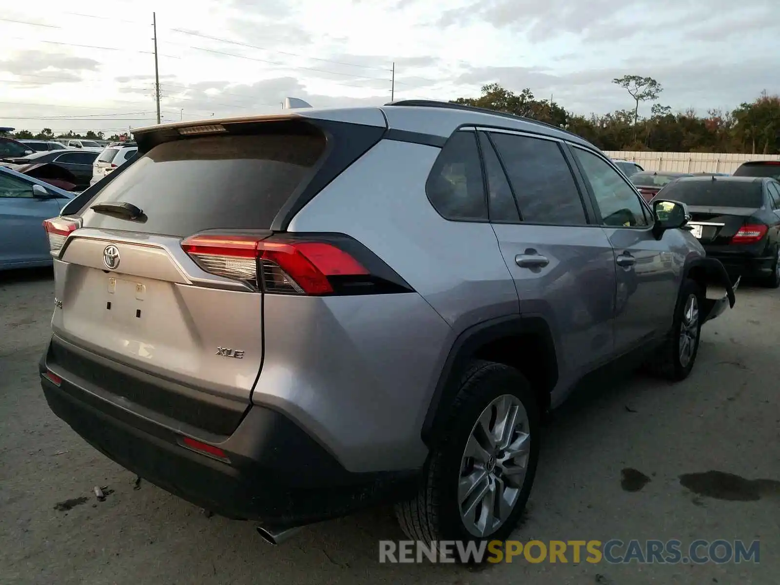 4 Photograph of a damaged car JTMC1RFV4KD033998 TOYOTA RAV4 2019