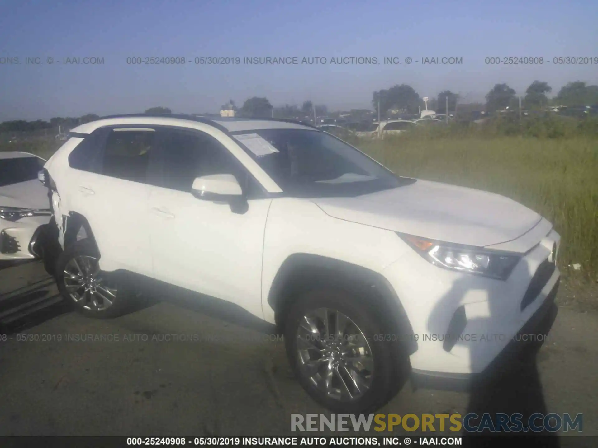 1 Photograph of a damaged car JTMC1RFV4KD504516 TOYOTA RAV4 2019