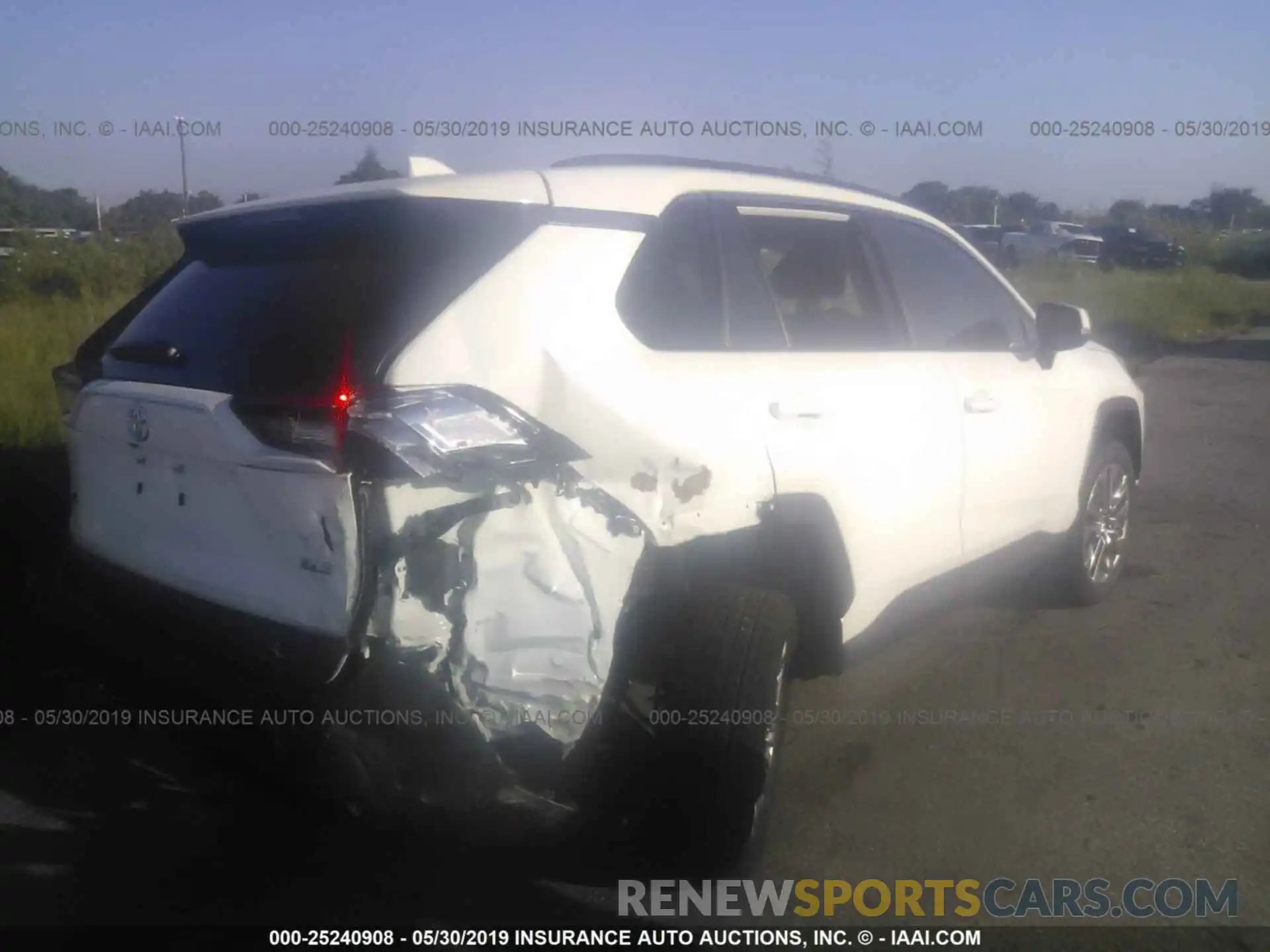 4 Photograph of a damaged car JTMC1RFV4KD504516 TOYOTA RAV4 2019