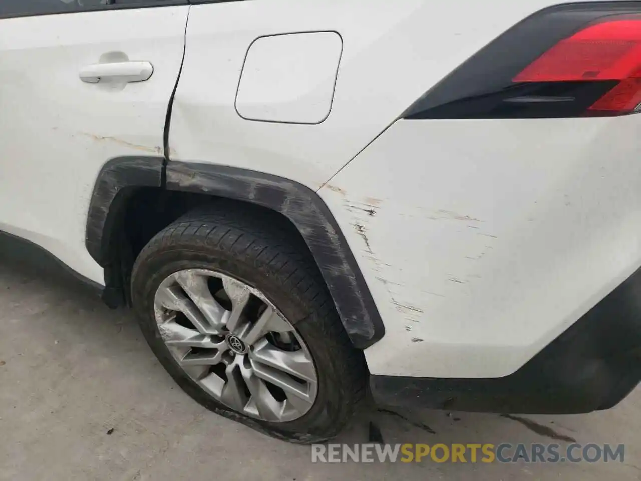 7 Photograph of a damaged car JTMC1RFV4KD517430 TOYOTA RAV4 2019