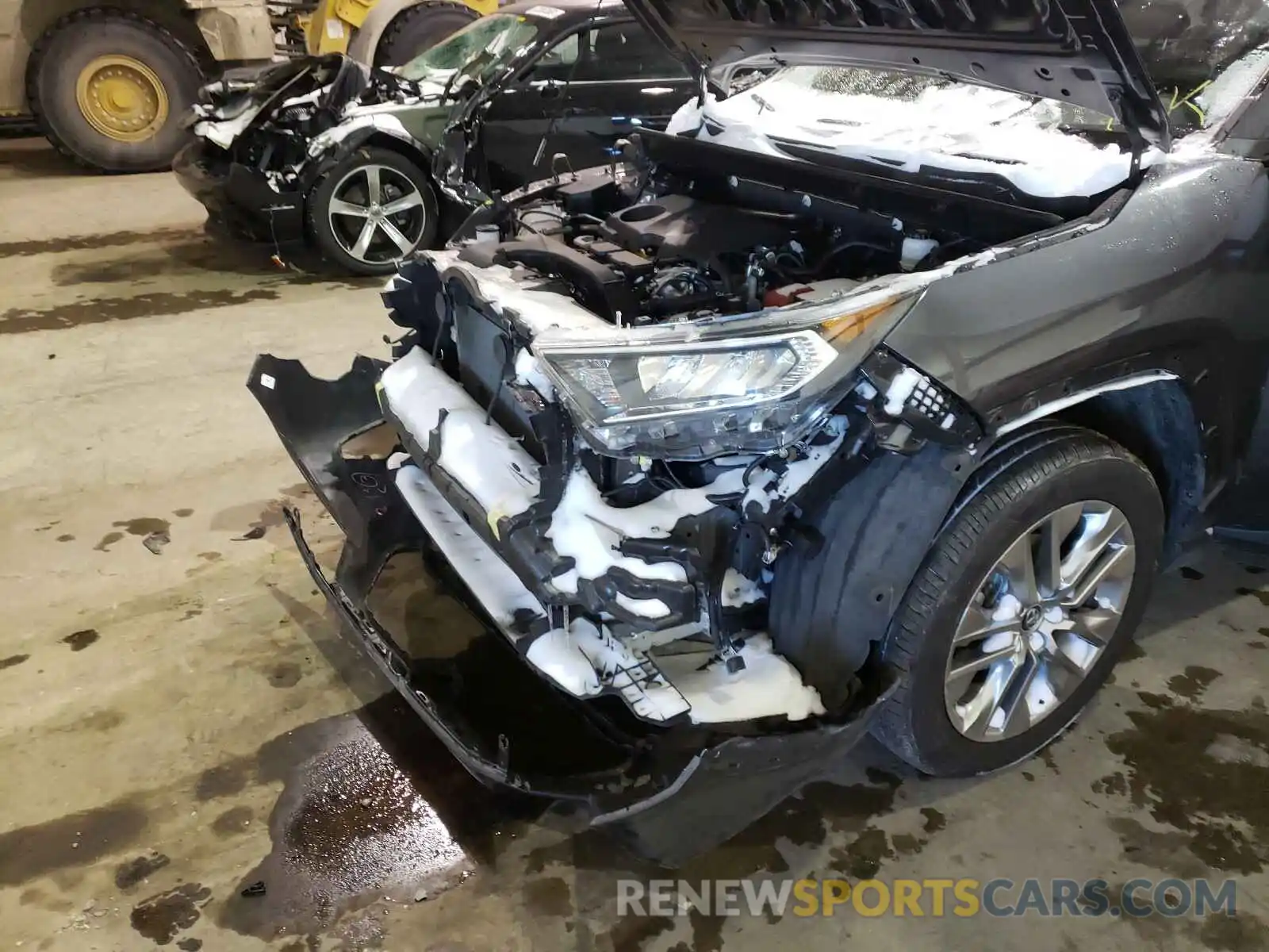 9 Photograph of a damaged car JTMC1RFV4KJ001697 TOYOTA RAV4 2019