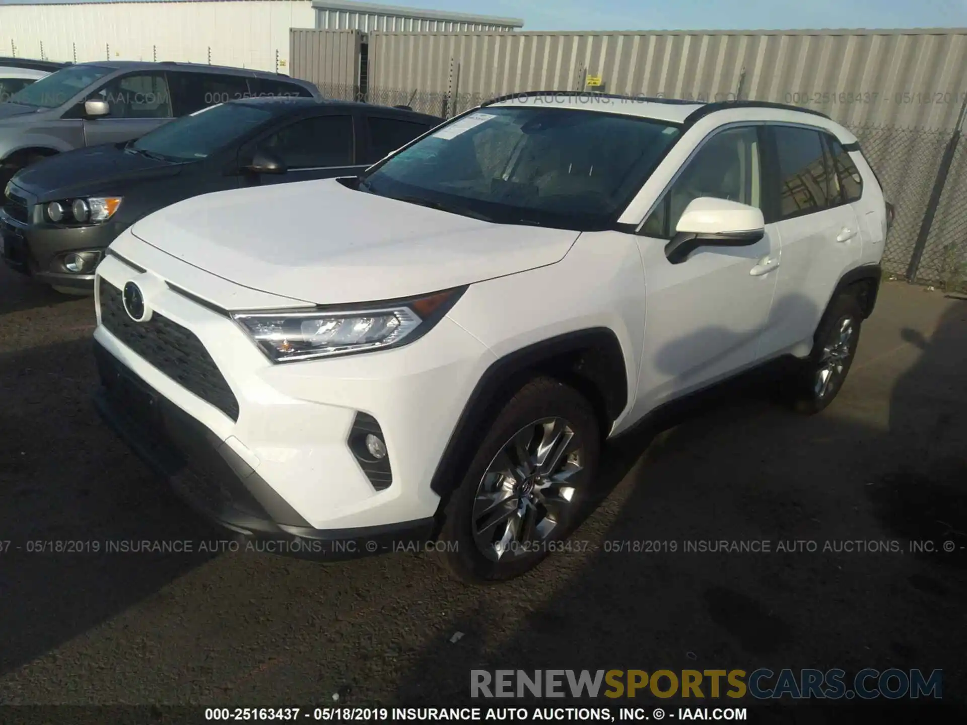 2 Фотография поврежденного автомобиля JTMC1RFV5KD505660 TOYOTA RAV4 2019