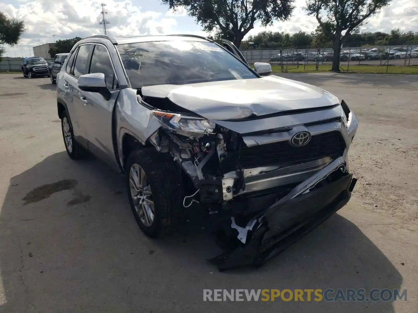 1 Photograph of a damaged car JTMC1RFV5KJ003622 TOYOTA RAV4 2019