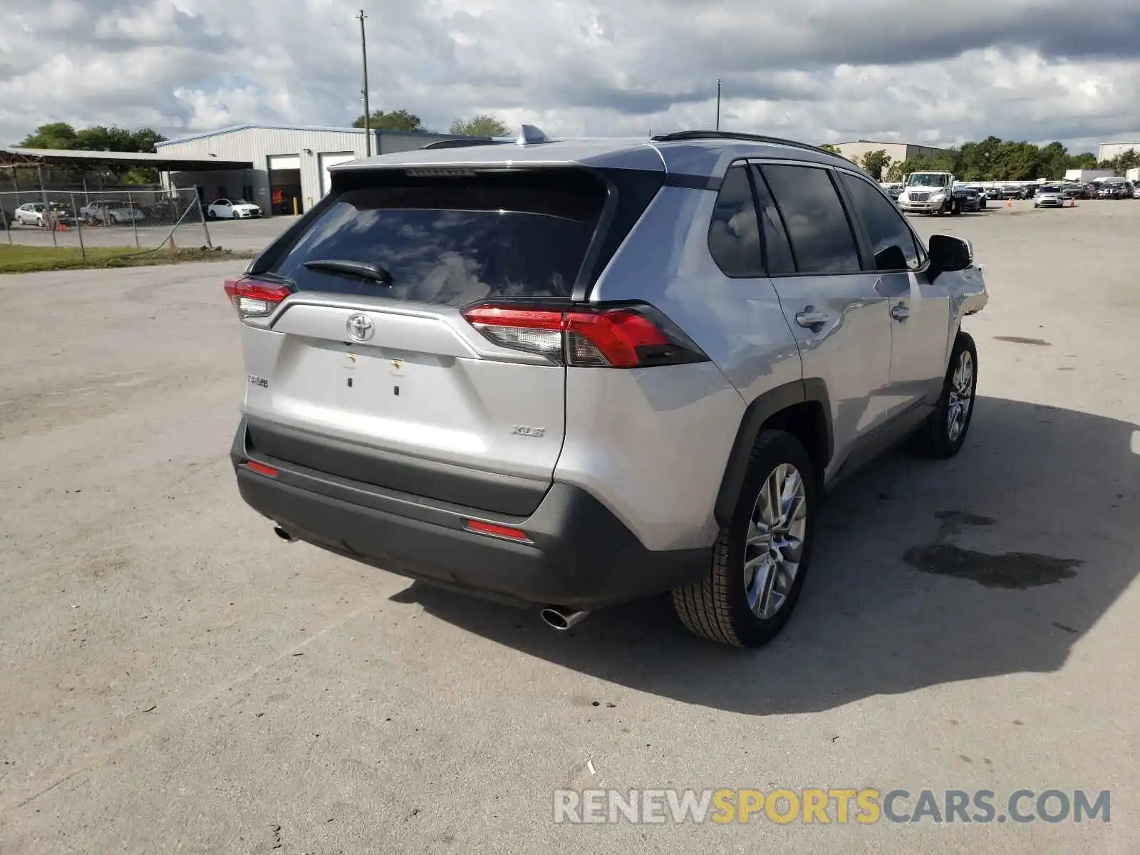 4 Photograph of a damaged car JTMC1RFV5KJ003622 TOYOTA RAV4 2019