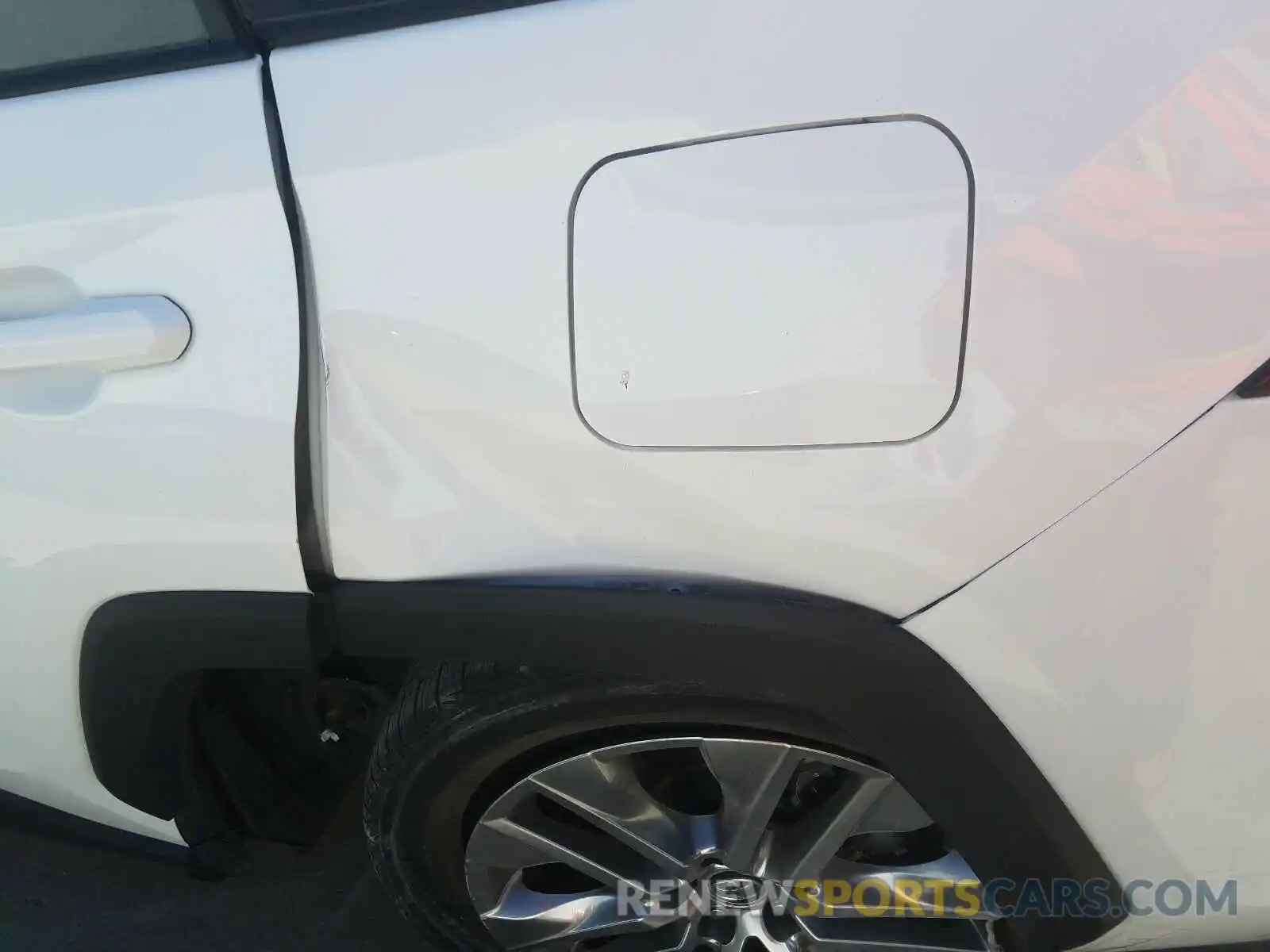 9 Photograph of a damaged car JTMC1RFV6KD011825 TOYOTA RAV4 2019