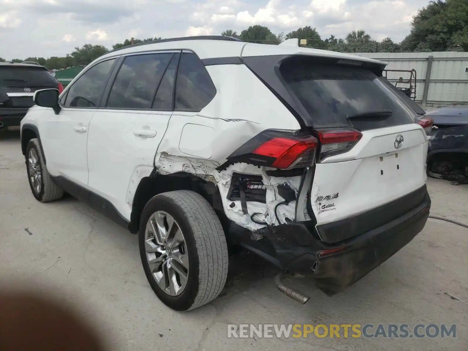 3 Photograph of a damaged car JTMC1RFV6KD016894 TOYOTA RAV4 2019