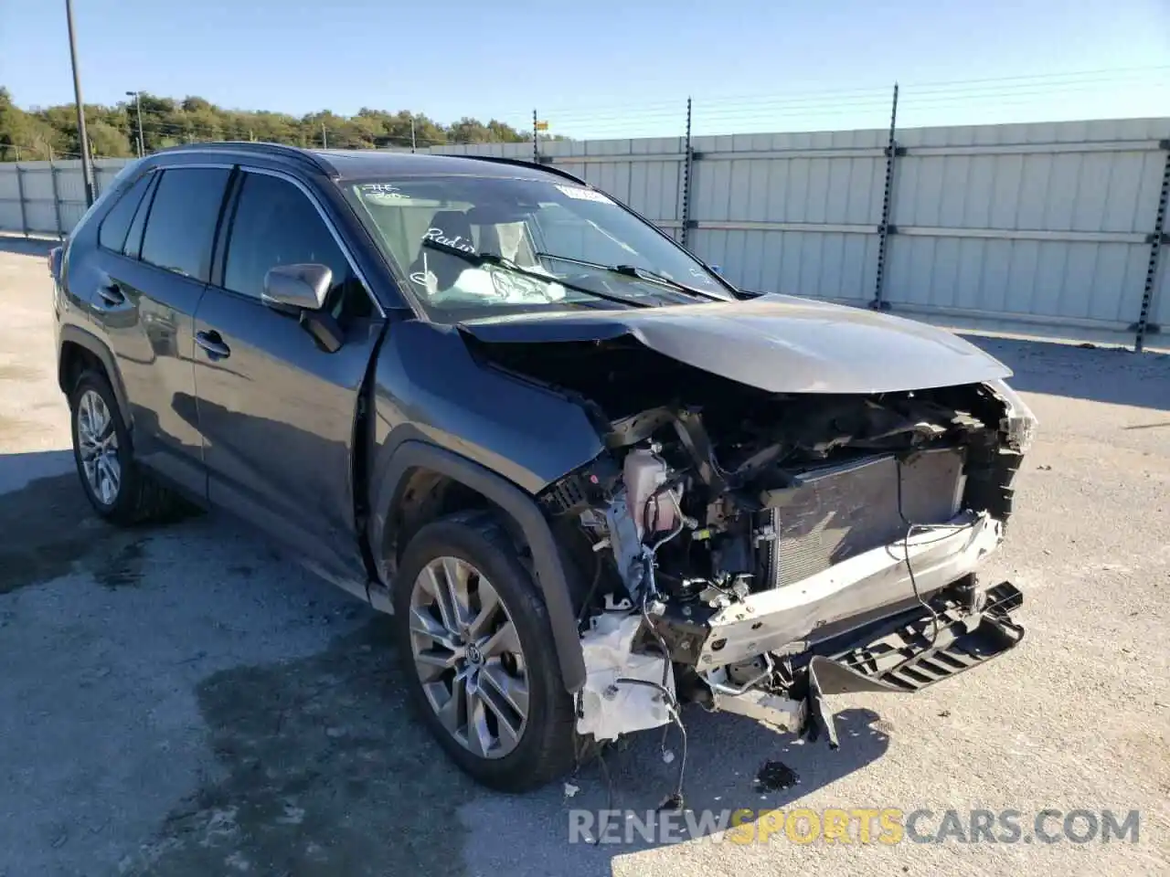 1 Photograph of a damaged car JTMC1RFV6KD019763 TOYOTA RAV4 2019