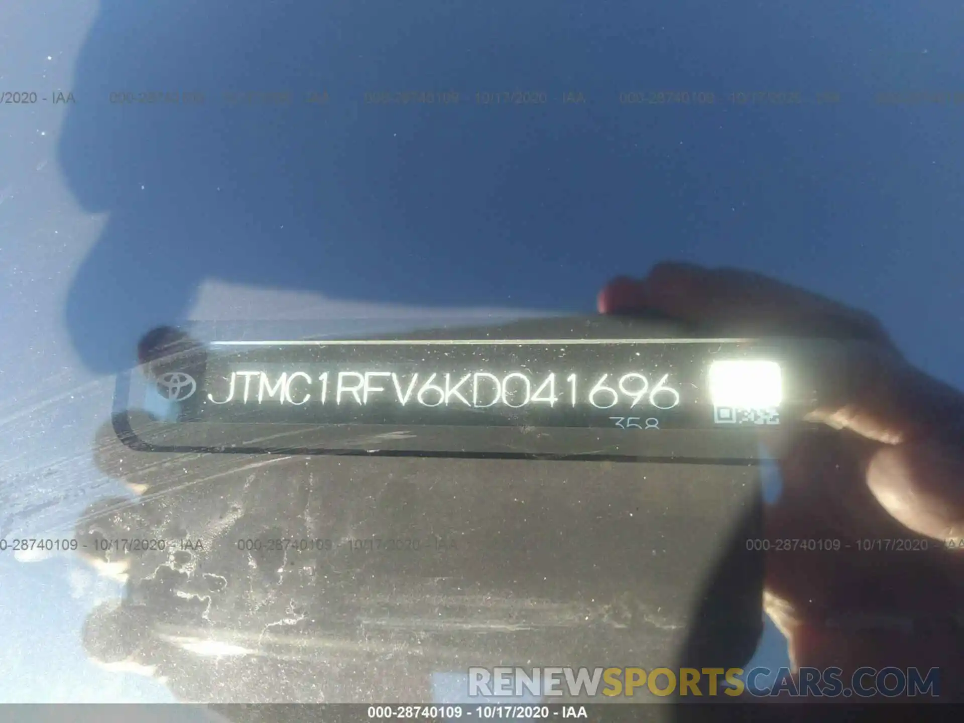 9 Photograph of a damaged car JTMC1RFV6KD041696 TOYOTA RAV4 2019