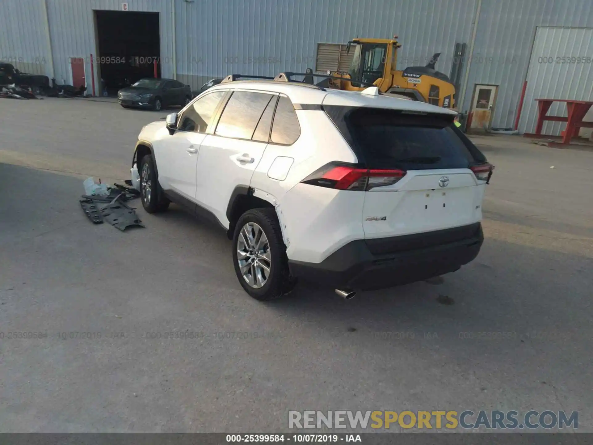 3 Photograph of a damaged car JTMC1RFV6KJ004259 TOYOTA RAV4 2019