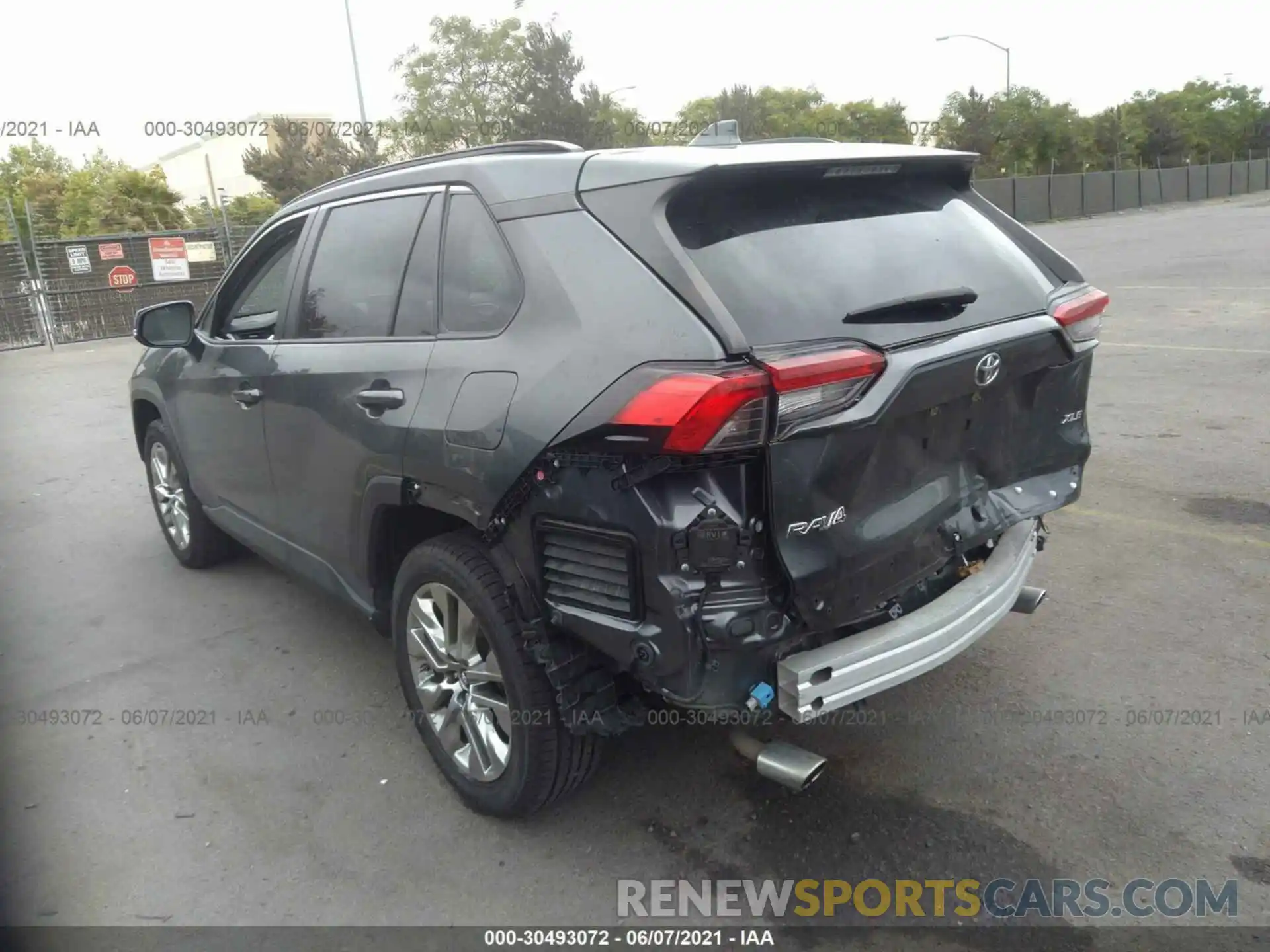 3 Photograph of a damaged car JTMC1RFV7KD008917 TOYOTA RAV4 2019