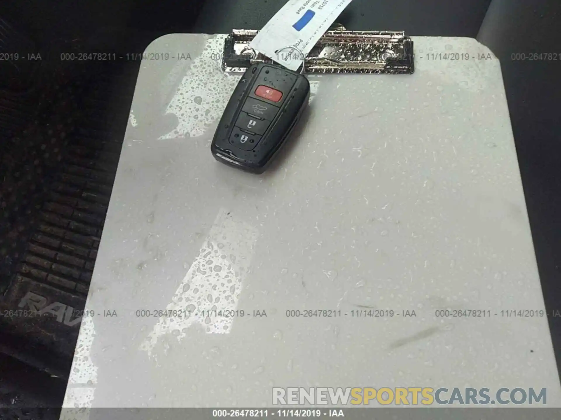 11 Photograph of a damaged car JTMC1RFV7KD010425 TOYOTA RAV4 2019