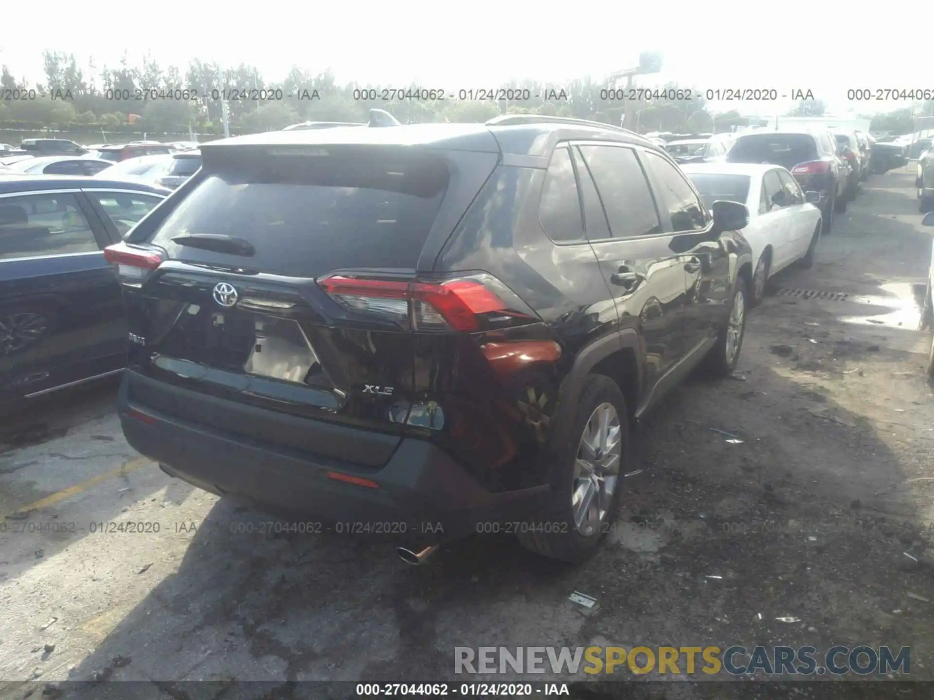 4 Photograph of a damaged car JTMC1RFV7KD025958 TOYOTA RAV4 2019