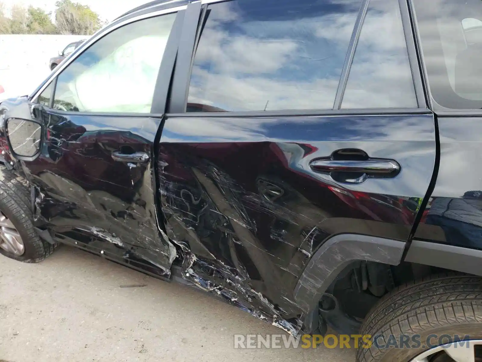 9 Photograph of a damaged car JTMC1RFV7KD026091 TOYOTA RAV4 2019