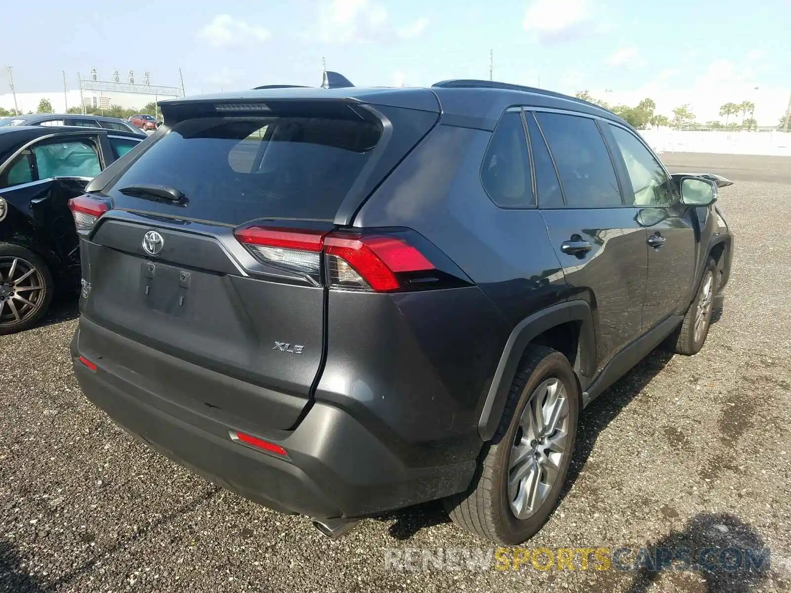 4 Photograph of a damaged car JTMC1RFV7KD031226 TOYOTA RAV4 2019