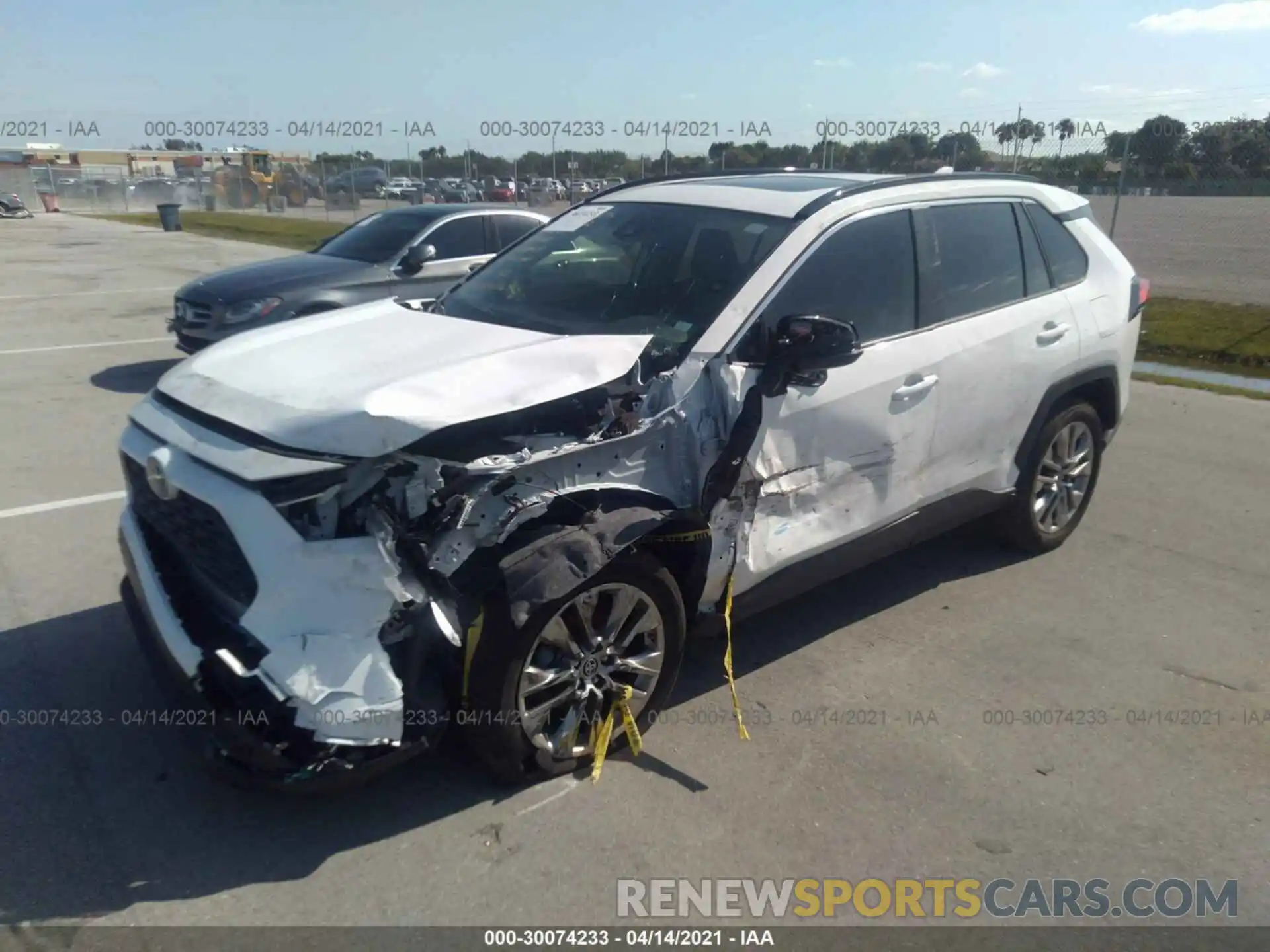 2 Photograph of a damaged car JTMC1RFV7KD039438 TOYOTA RAV4 2019