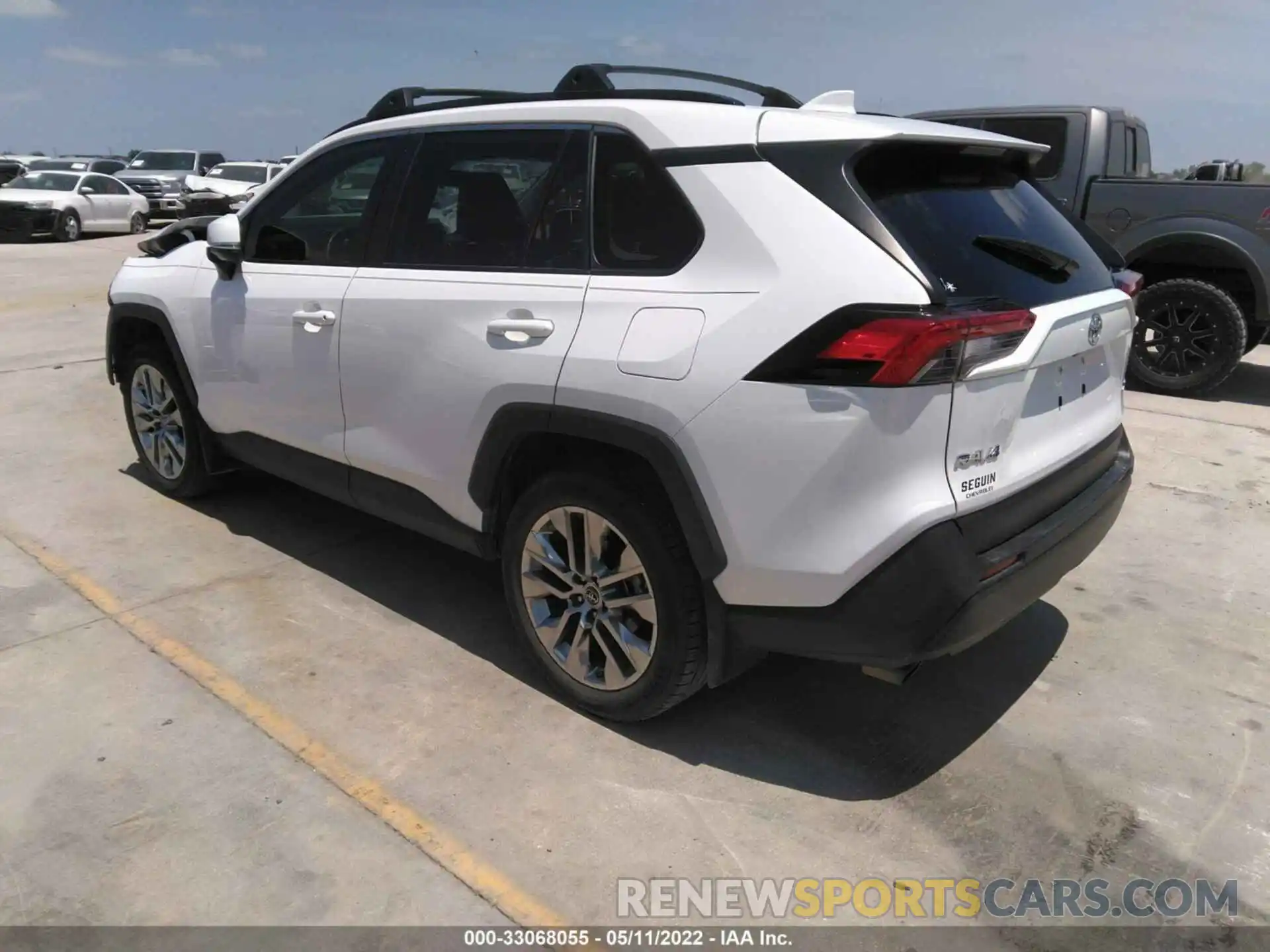 3 Photograph of a damaged car JTMC1RFV9KD513597 TOYOTA RAV4 2019