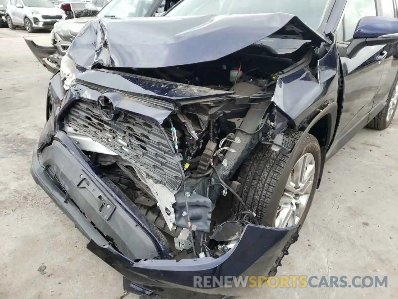 9 Photograph of a damaged car JTMC1RFV9KJ014932 TOYOTA RAV4 2019