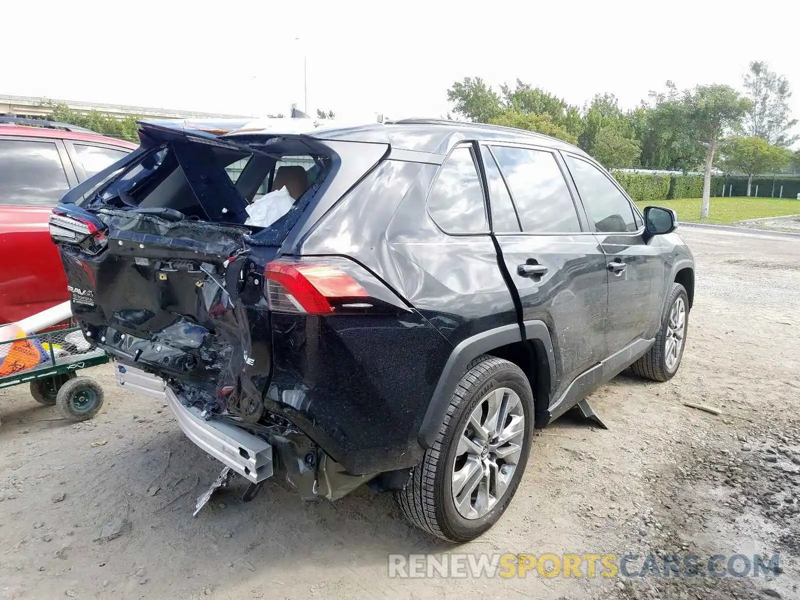 4 Photograph of a damaged car JTMC1RFVXKD011035 TOYOTA RAV4 2019